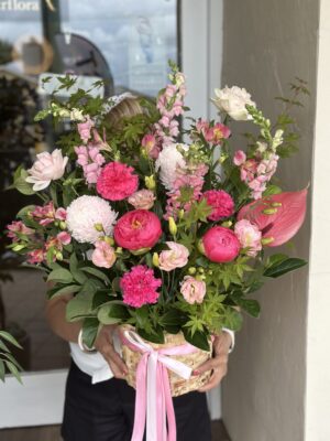 Bitolia Flower Boutique | Garden Basket Arrangement Bitolia Flower Boutique|Garden Basket Arrangement